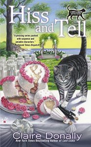 Descargar Hiss and Tell (A Sunny & Shadow Mystery) pdf, epub, ebook