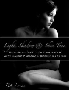 Descargar Light, Shadow & Skin Tone: The Complete Guide to Shooting Black & White Glamour Photography Digitally and on Film (English Edition) pdf, epub, ebook