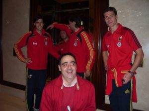 Descargar Spanish Leadership in football means ballfoot: 2008-2009 opportunities for Premier League Clubs (English Edition) pdf, epub, ebook