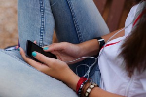 Pew Study Shows Teens’ Social Media Use Rising, Race Affects Habits