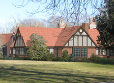 Alec Baldwin Donates $1 Million To East Hampton Library