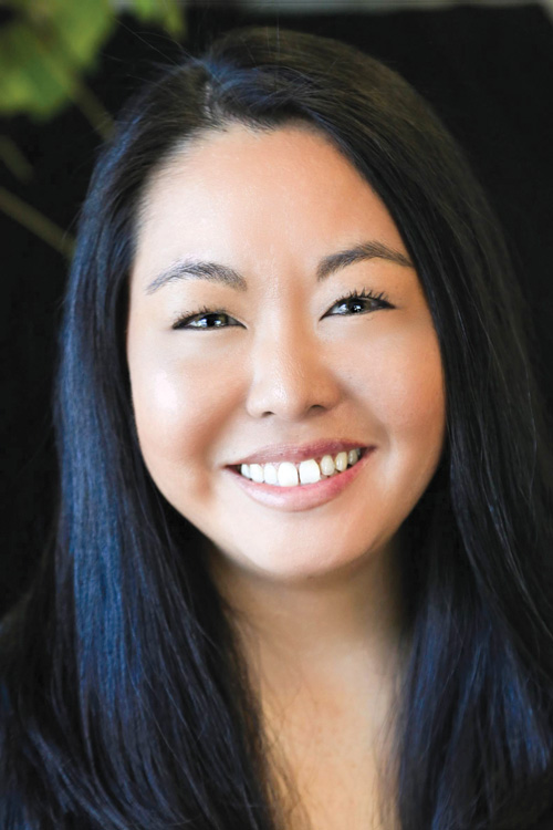 SLJ1505-Upclose_Valynne-Maetani