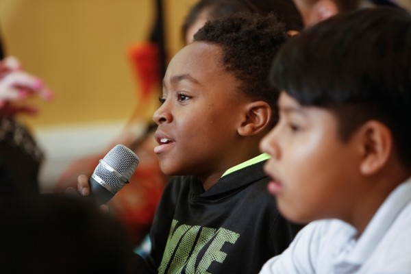 A student asks a question for Cokie Roberts during a presentation at the Young Readers Center, March 6, 2017. Photo by Shawn Miller.