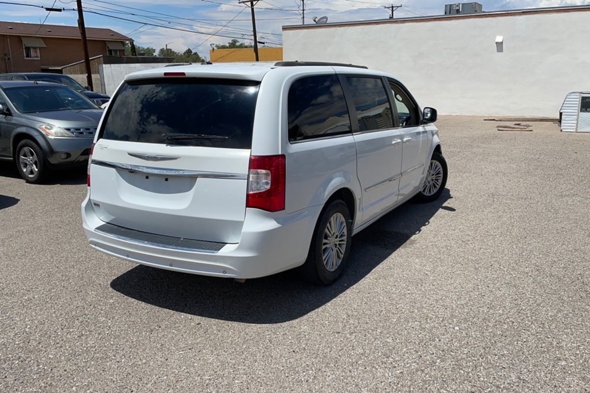 2015 Chrysler Town & country Touring L – Auto U.S. Direct