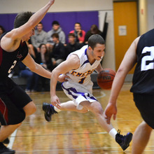 Thumb_220_mensbball_tharp