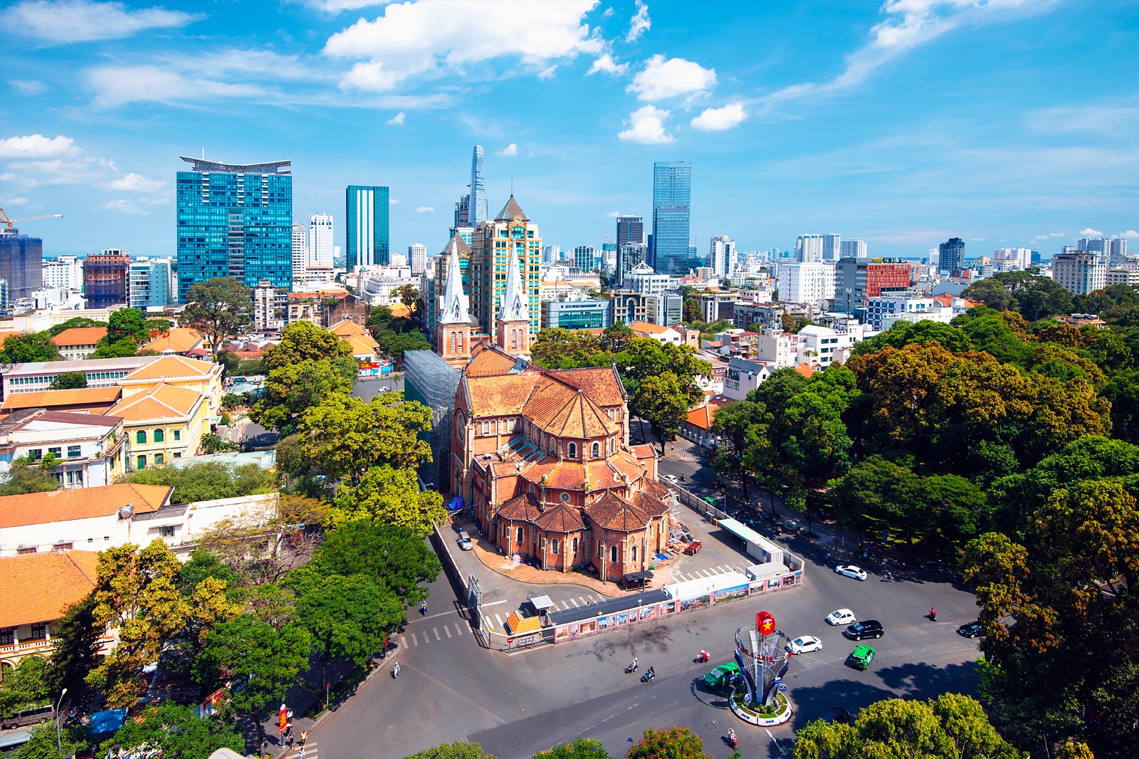 <p><b>Holiday Description</b><br> 13Nights/14days Vietnam-Combodia. The tour package will cover are Hanoi-2N, Halong Bay Cruise-1N.Visit Da nang 2Nights, Saigon 2 Nights, Siem Reap 2 Nights, Night journey 1 Night, Sihanouk Ville 1 Night, Penom penh 2 Nights  includes food. This visit including Sight