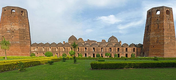 <p><b>Holiday Description</b><br> 3Nights/4days Murshidabad tour. The tour package will cover Murshidabad, Katra masjid and Kathgola Gardens, Katra masjid and Kathgola Gardens. Adinath, Jalangi , Motijheel park . Visit Murshibad 3Nights/4days includes 4 Breakfast, Sightseeing in all places, Train ti
