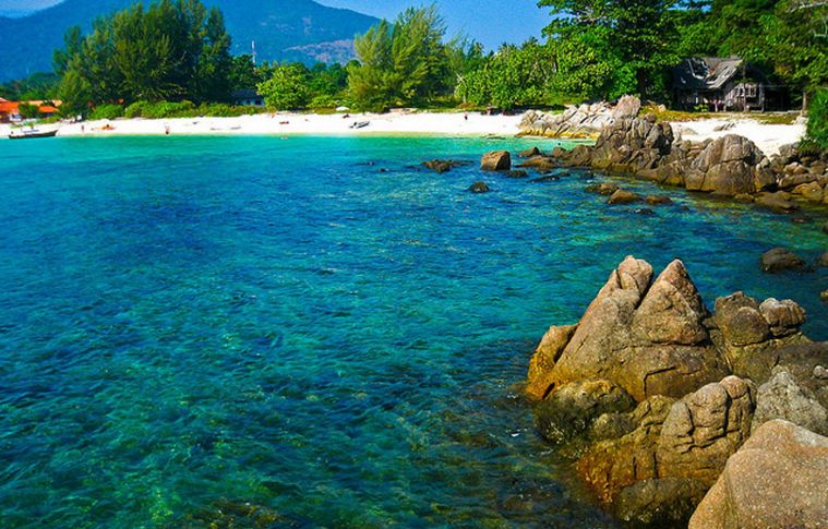 <p><b>Holiday Description</b><br> Planning to spend your next holiday at one of the popular destinations of Asia? Pattaya and Bangkok, located in Thailand happen to be one of the most sought-after holiday destinations. Serene beaches, water sports in idyllic locations, pulsating markets, captivating