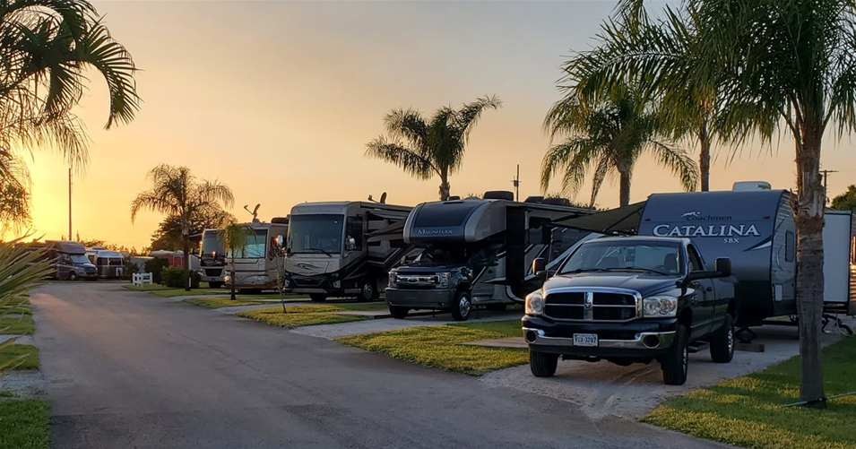 DEL-RATON RV PARK CENTER ROW PULL SITES