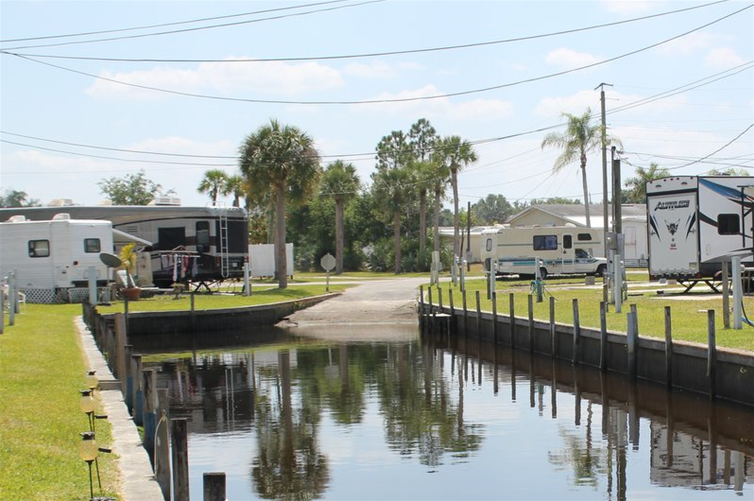 SunNFun Mobile Home Village & RV Park