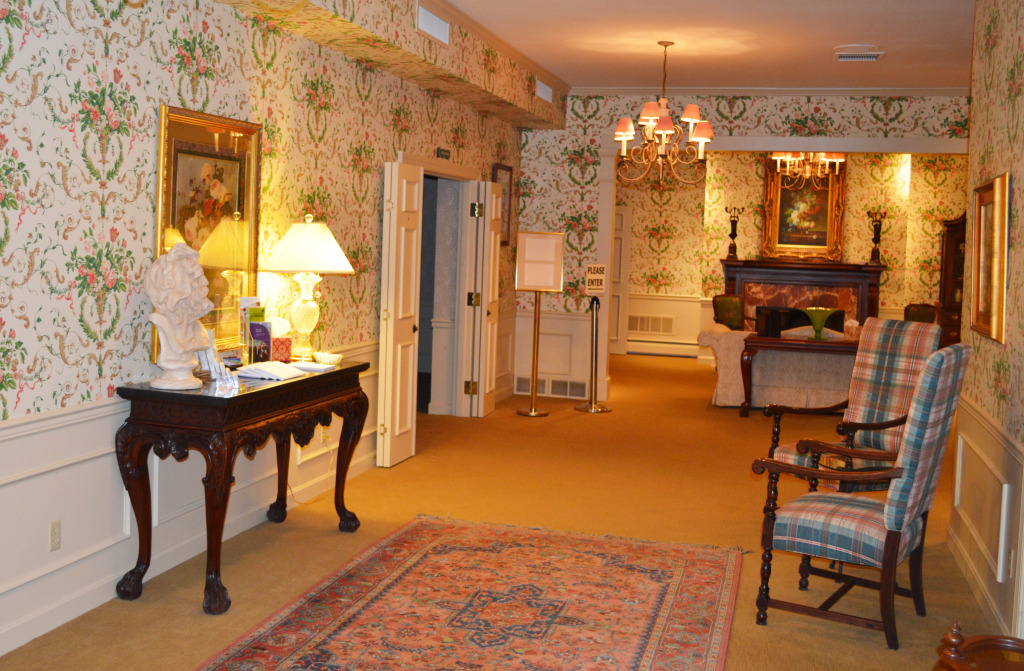 Photo Tour Downing Funeral Home and Cremation Services Spring Hill