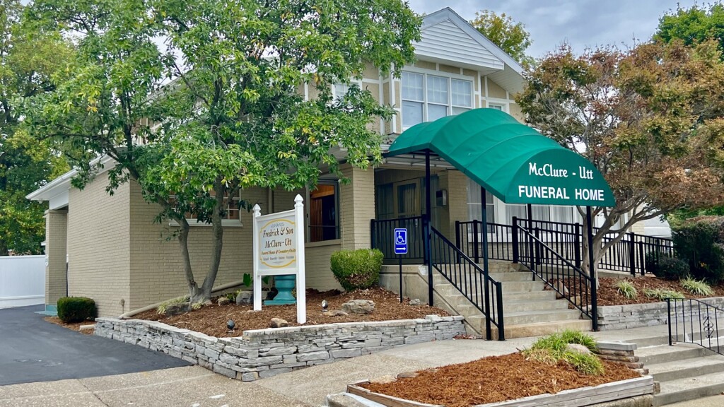 Bicknell Chapel Fredrick & Son McClureUtt Vincennes, IN Funeral Home