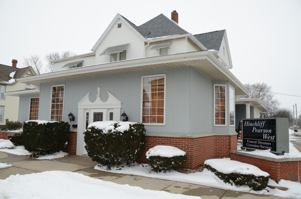 Abingdon HinchliffPearsonWest, Inc. Galesburg IL funeral home and