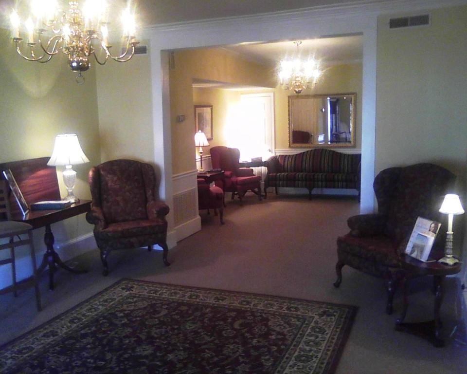 Our Facility John House's Cave Spring Chapel Funeral Home Cave