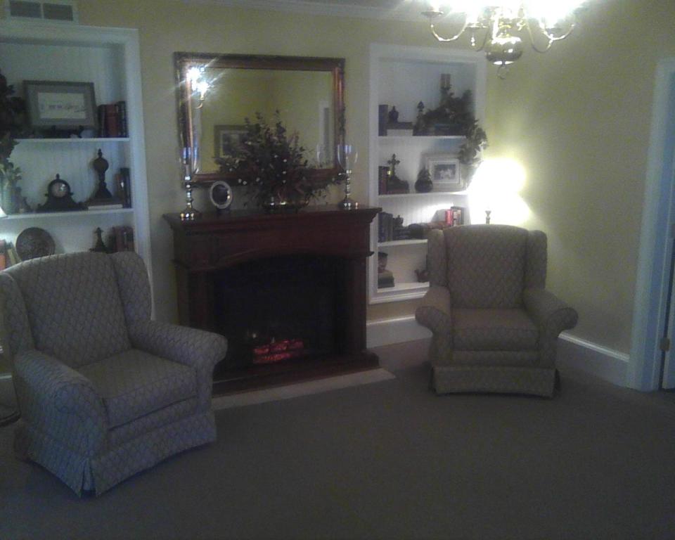 Our Facility John House's Cave Spring Chapel Funeral Home Cave