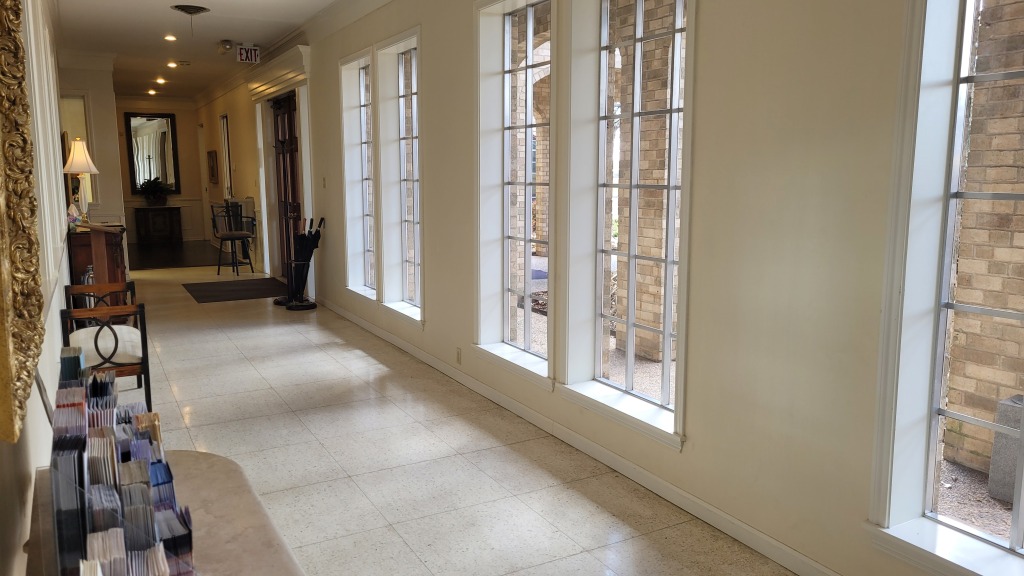 Virtual Tour Memorial Oaks Chapel Brenham TX funeral home and cremation