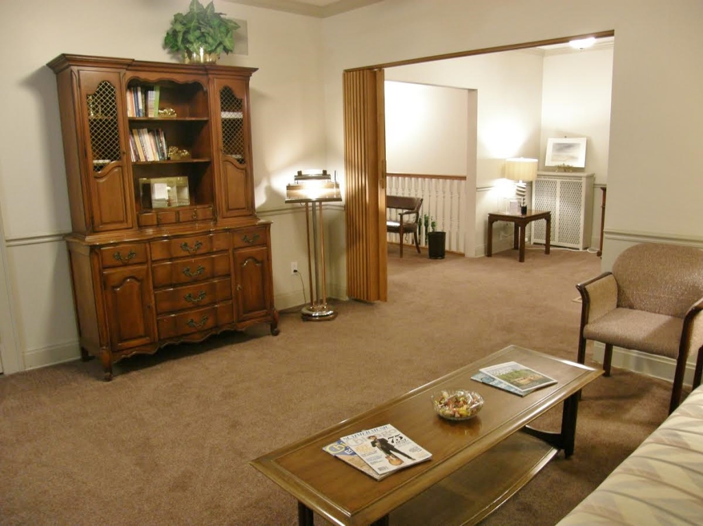 317 N. 4th Street Prugh Funeral Service Burlington IA funeral home