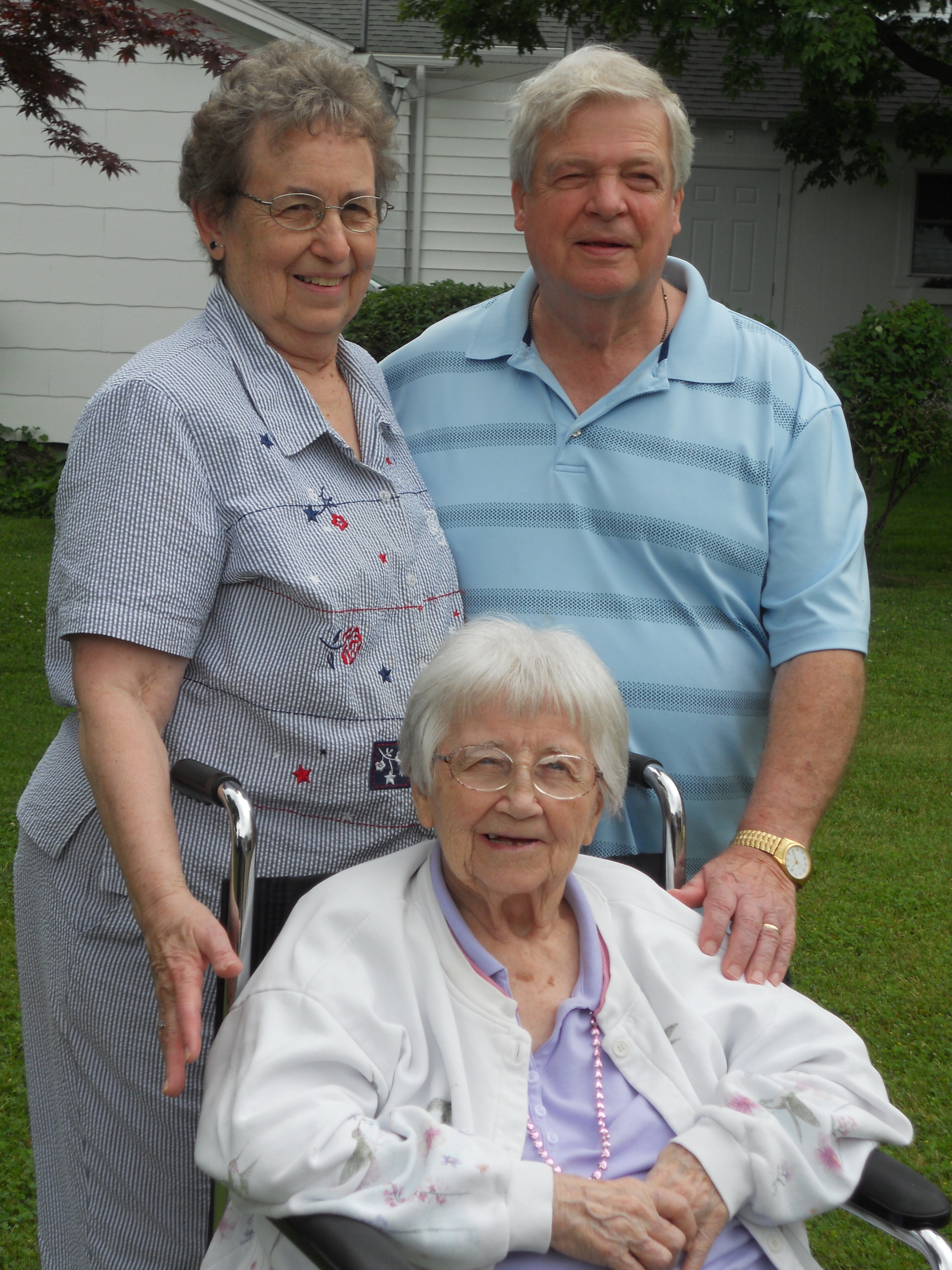 Niece Sue Jewell and husband Gary with Rita at her 96th birthday