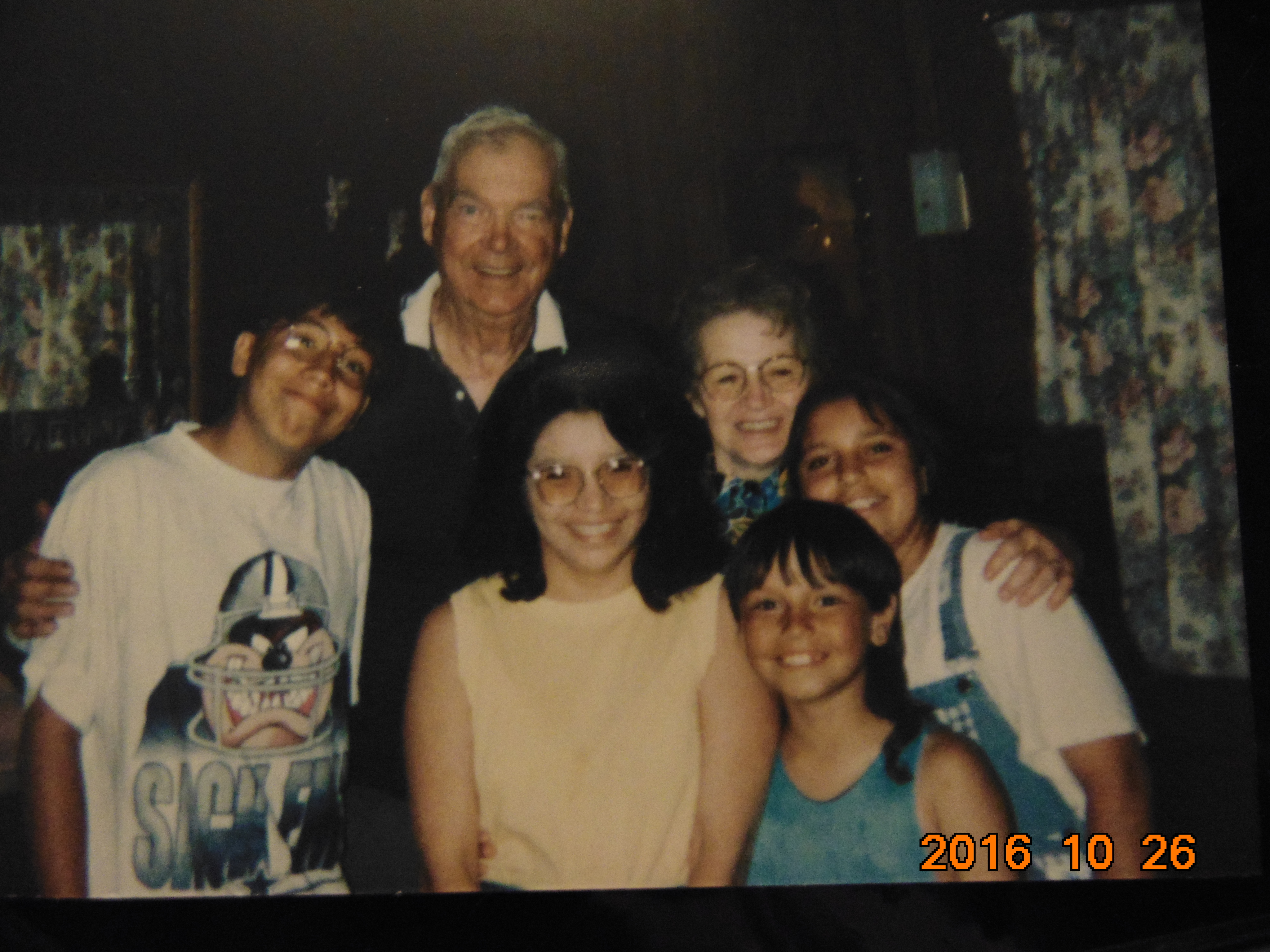 betty and terry king with Victoria shawa jiohnson and her children  Robert ,mike, crystal  1999