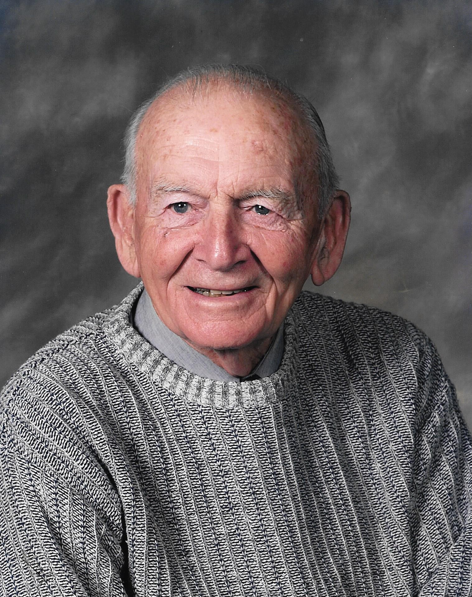 Obituary for Donald Metzger (Photo album)