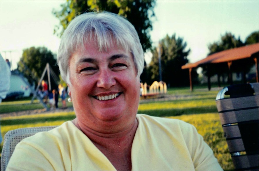 Brenda Brenneman Obituary July 2, 2021 Snyder & Hollenbaugh Funeral