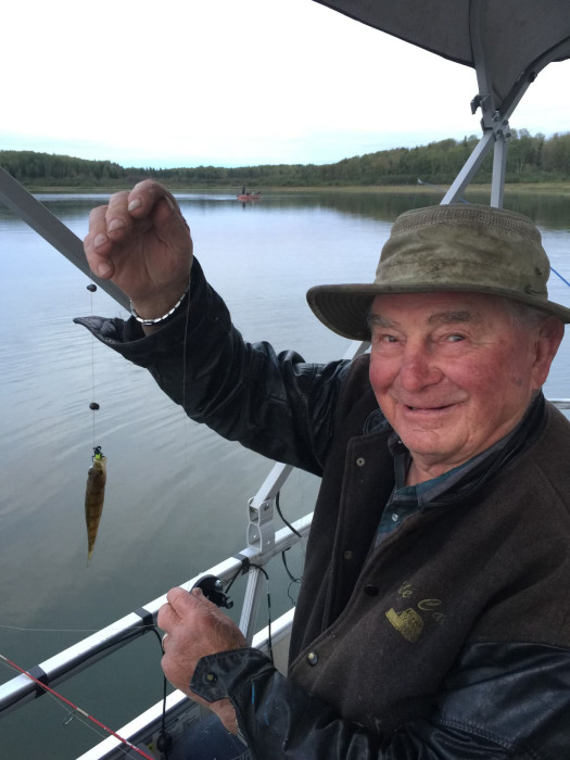 Obituary for Peter Szmyrko | Westlock Funeral Home & Crematorium Ltd.