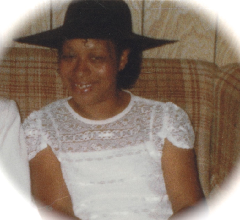 Obituary for Naomi Samuels Range Funeral Home, Joliet, IL