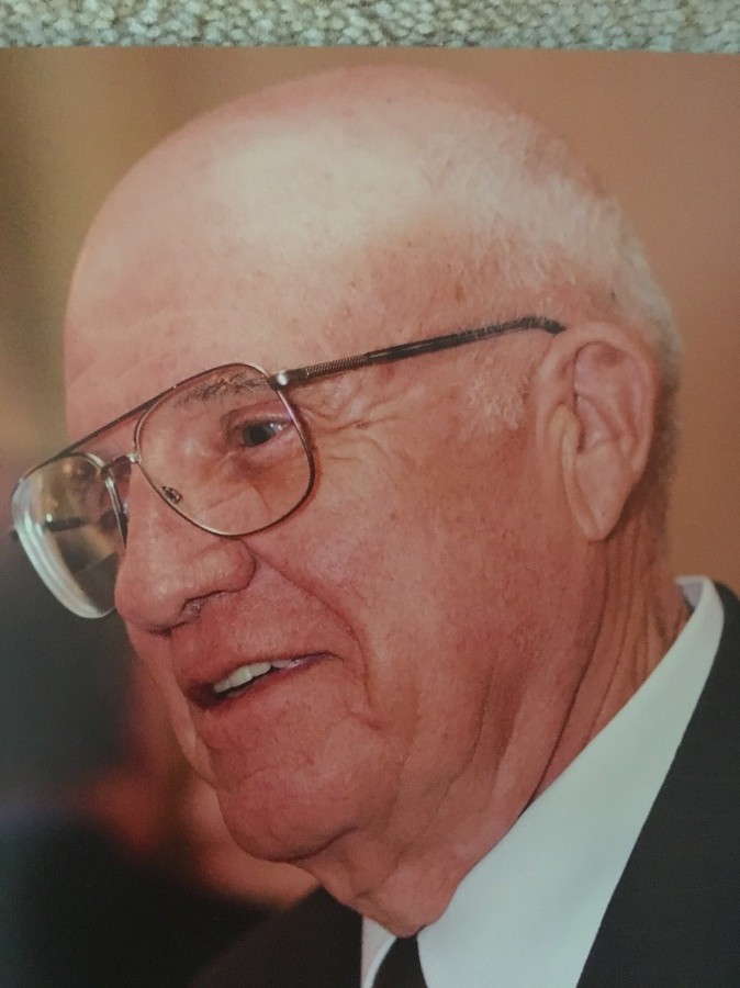Obituary for Eldon E. Bailey Kohn Funeral Home, Flora, IL