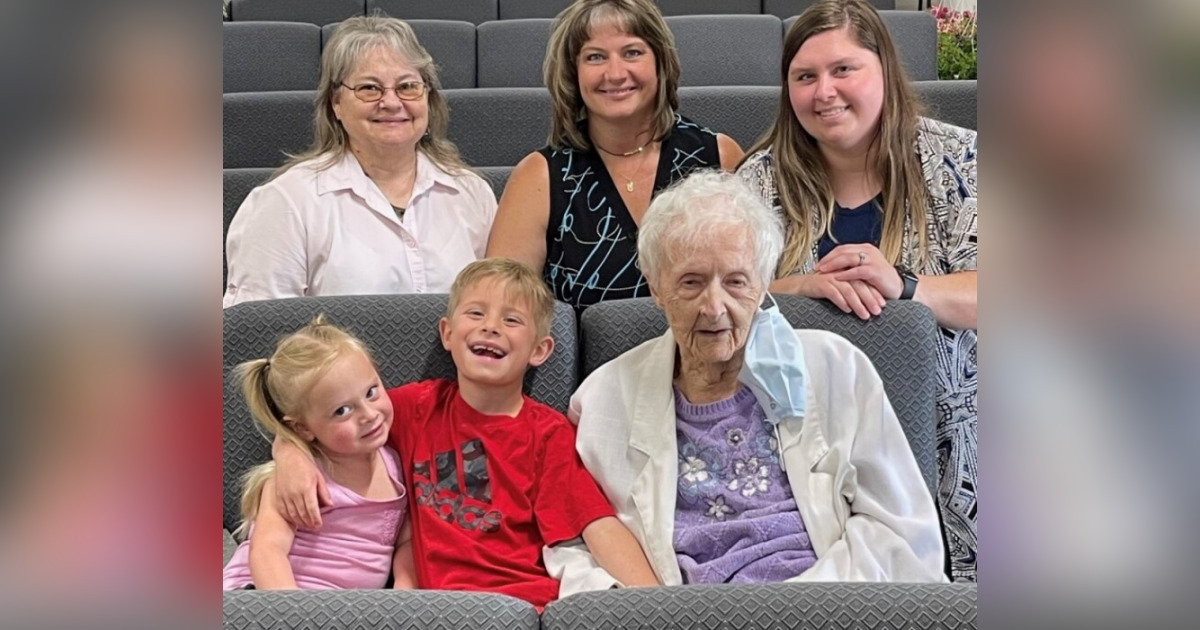 Maxie Camden Obituary May 18, 2023 McCoyMoore Funeral Home Inc