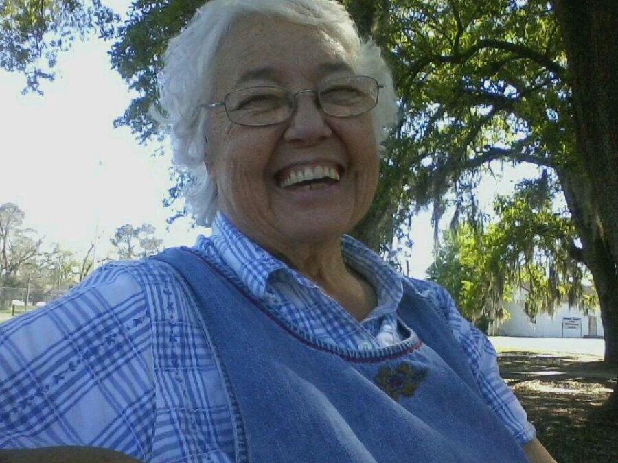 Obituary for Loraine Jones Purvis Funeral Home and MaxwellMiller