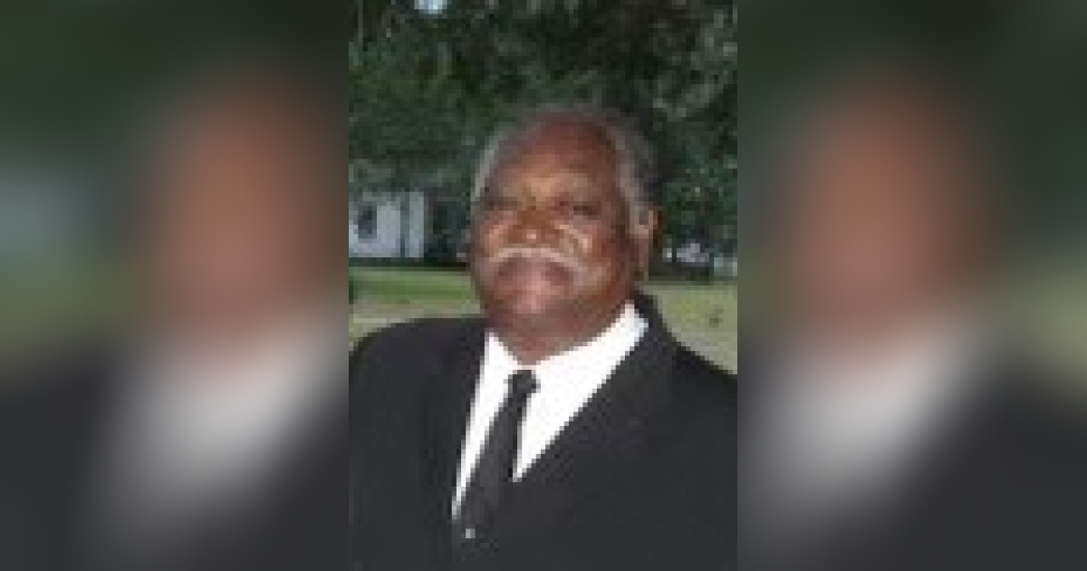 Obituary for Robert Henry Moore Jr. Paradise Funeral Home, Inc
