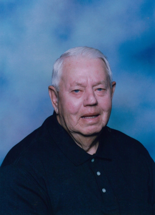 Obituary for Wayne Doud Edwards Funeral Home, Arcola, IL