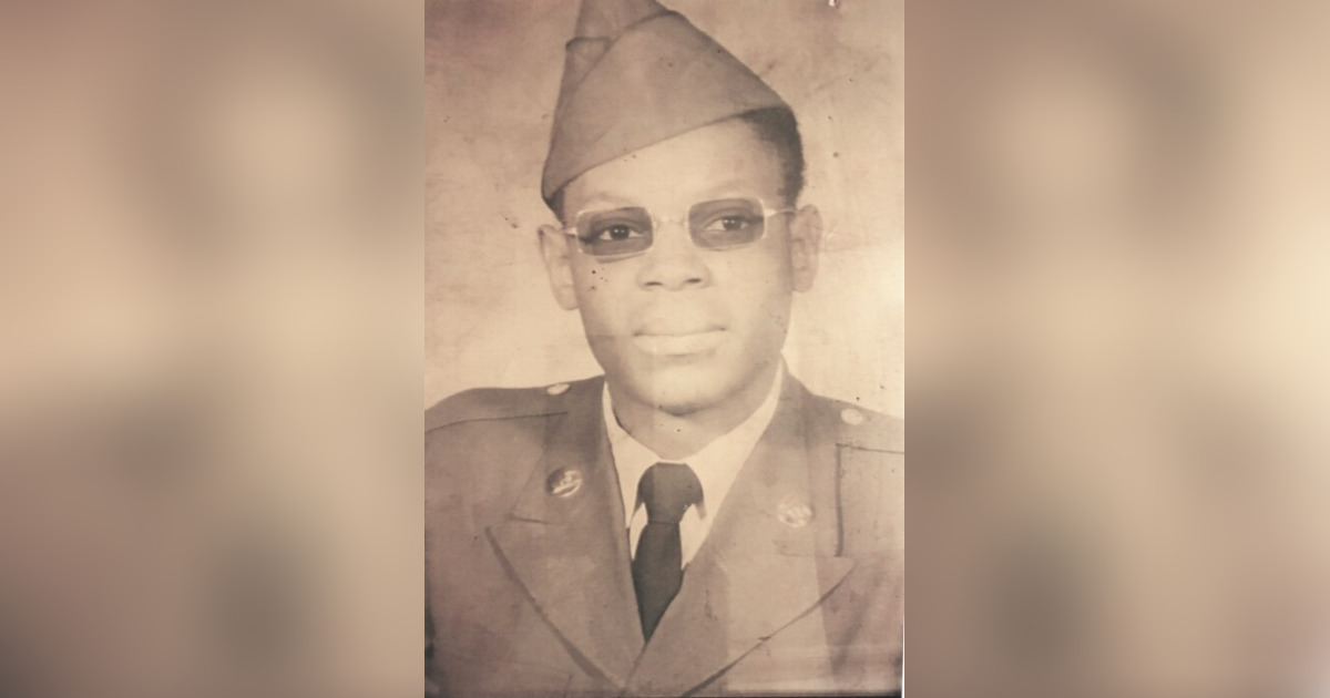 Obituary for Clarence R. Carlisle L.E. Black, Phillips & Holden