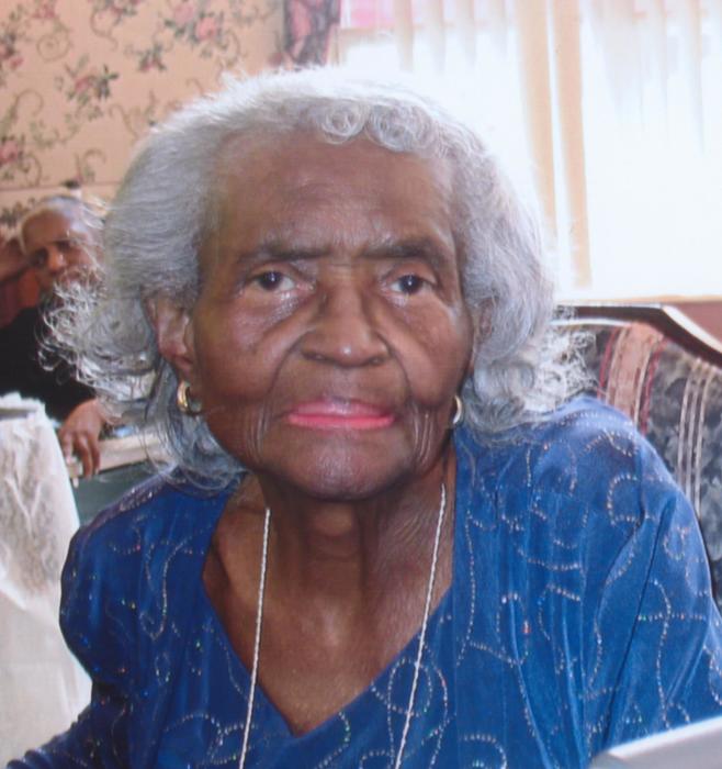 Obituary for Mildred Robinson L.E. Black, Phillips & Holden Funeral Home