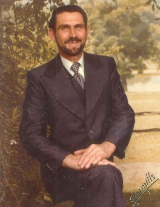 Christine Crews [Profiles] • Instagram, Twitter, TikTok Foller