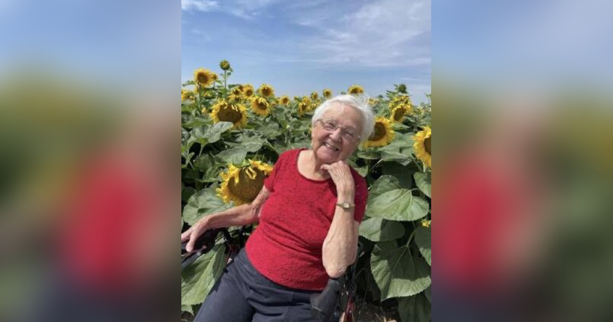 Obituary for Doris Marie BriscoeLyon Parker and Elizabeth Funeral