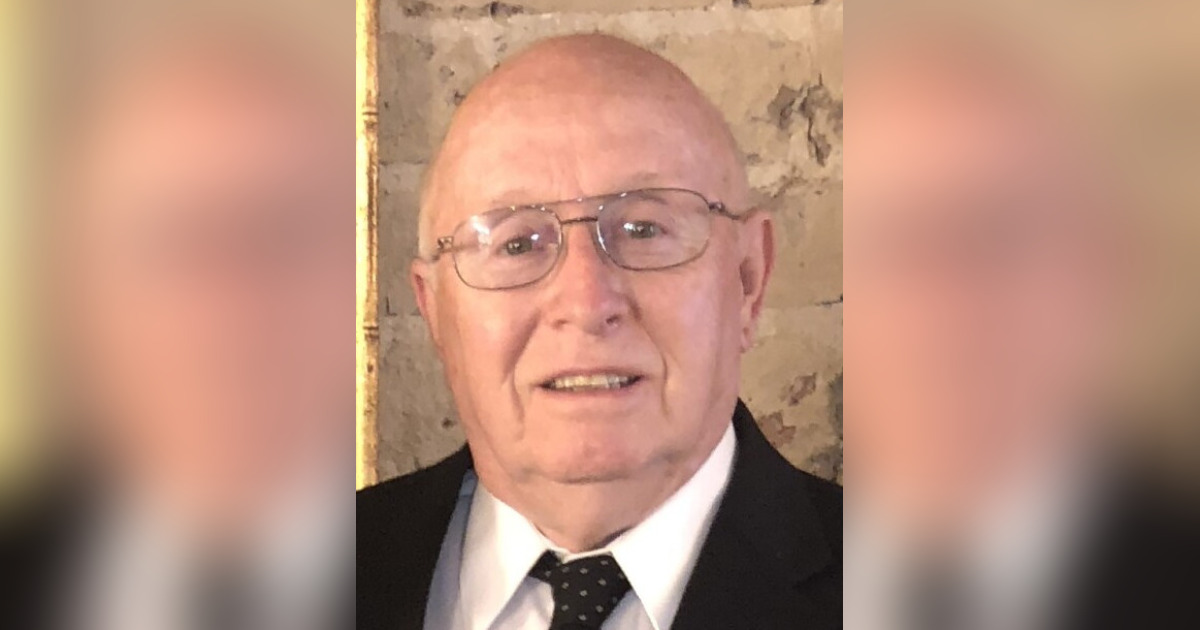 Obituary for David M. "Mike" VanHook ZakThacker & Monbarren Funeral Home