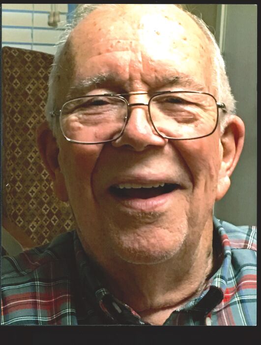 Obituary for Ernest "Glen" Harris Hiett's LyBrand Funeral Home