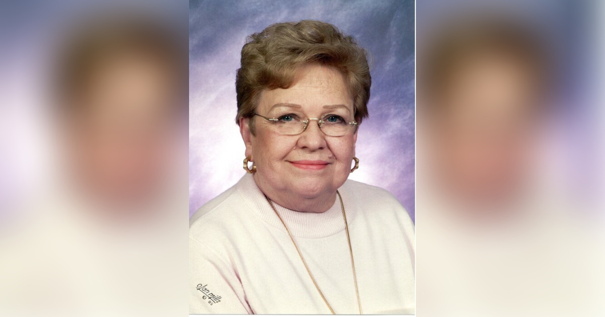 Obituary for Loretta "Lori" Jean (Ozimek) Dombrowski Davenport Family