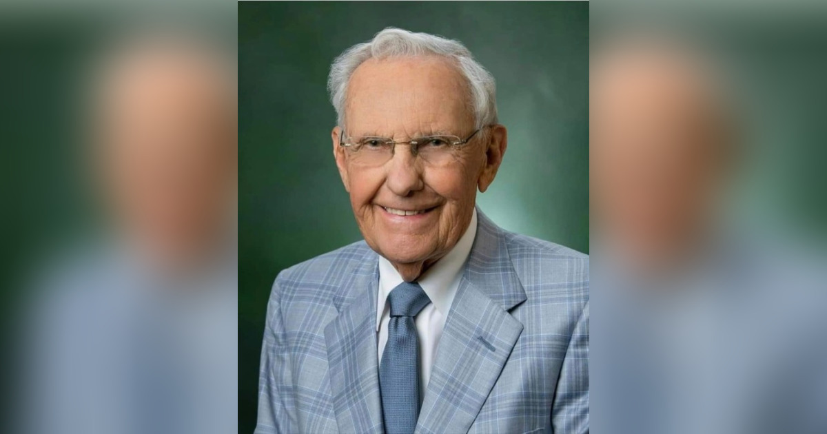 Jr MD Nelson Carswell