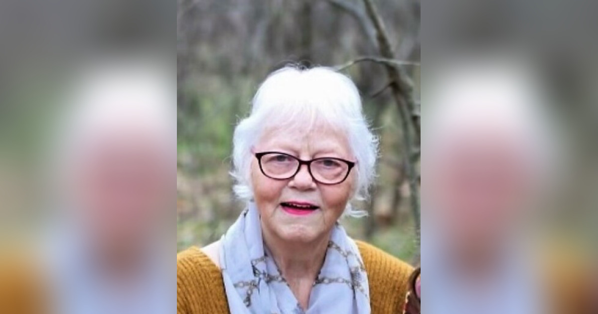 Deanna SmallmanLloyd