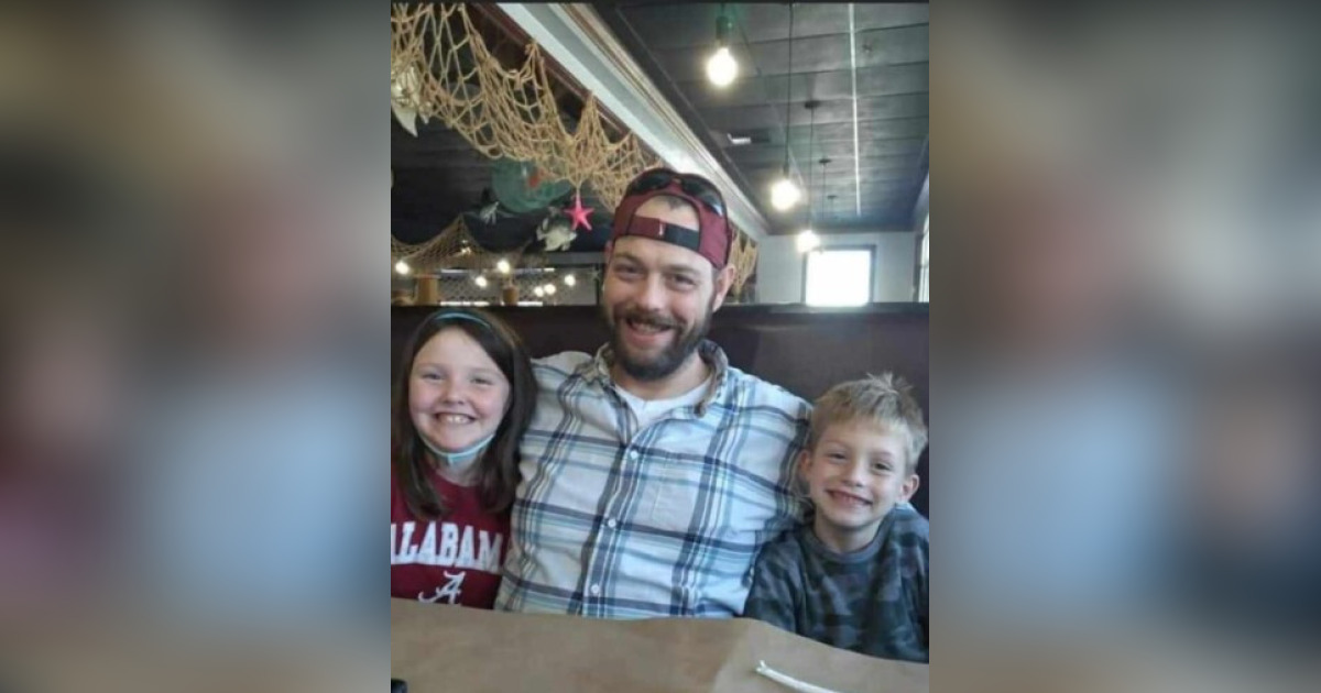 Obituary for Christopher Oneil Moore Hutcheson's Memorial Chapel