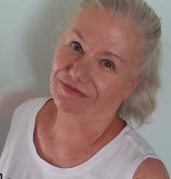 Carol Flood's Instagram, Twitter & Facebook on IDCrawl