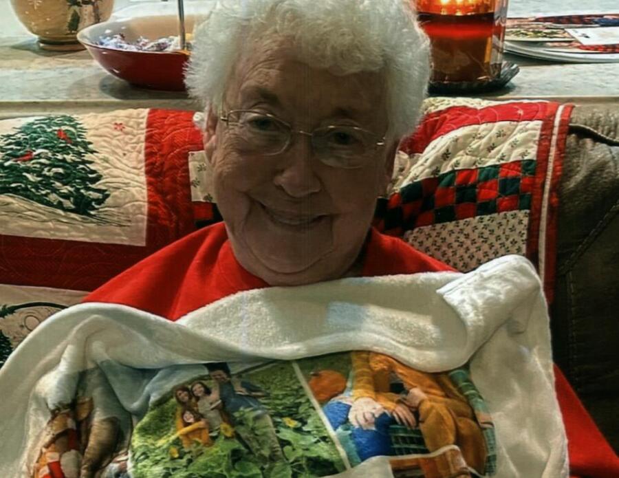 Obituary for Gladys (Miller) Stowers Wellman Funeral Homes, Inc.