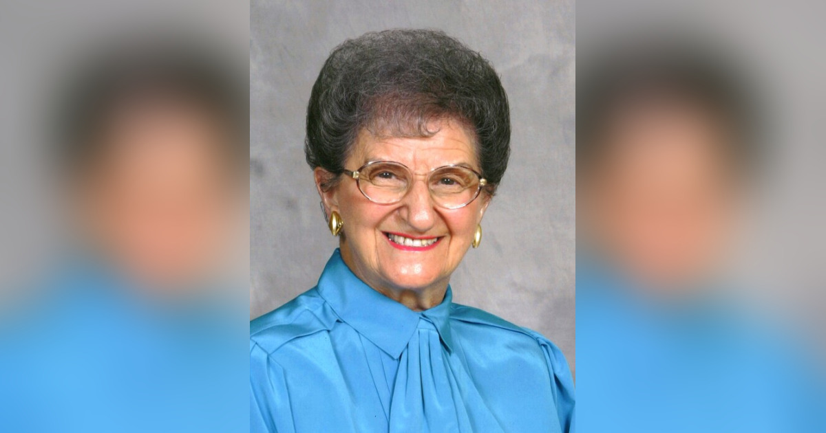 Elizabeth "Liz" Lewis