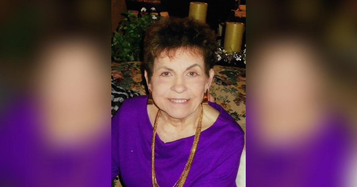 Dolores "Dee" Mischen