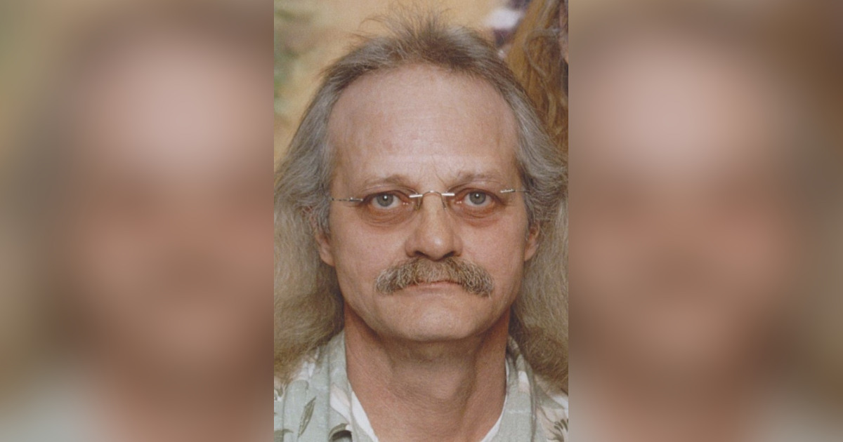 Obituary for Raymond Glenn Courtright Holmes Memorial Chapel
