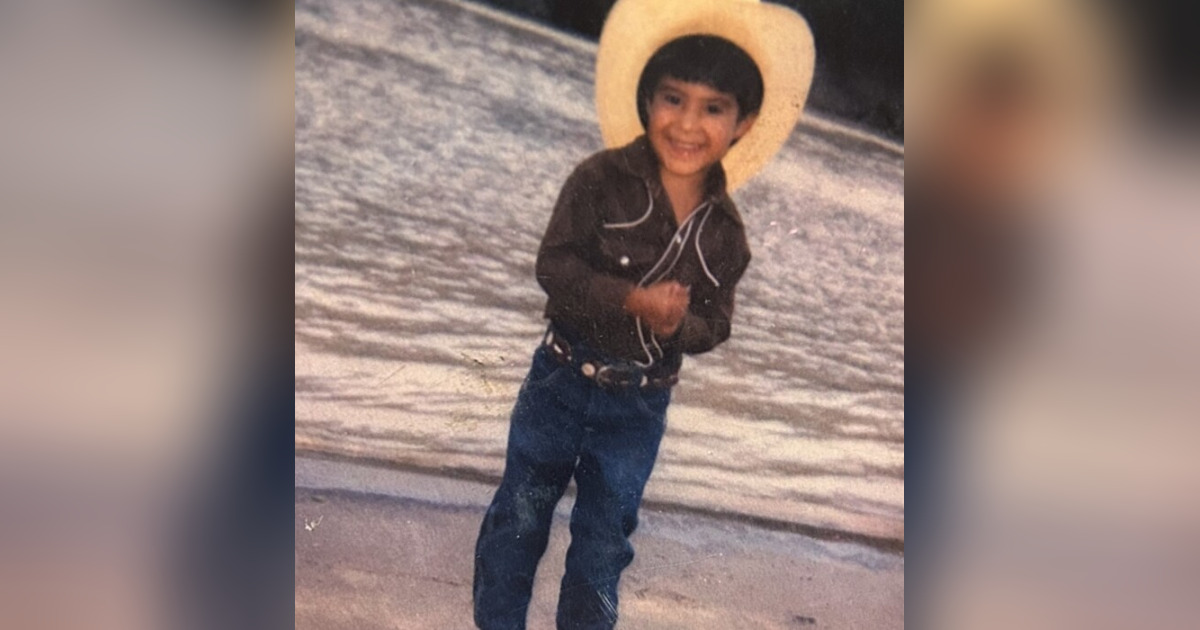 Obituary for Julio Cesar Flores Clifton Funeral Home