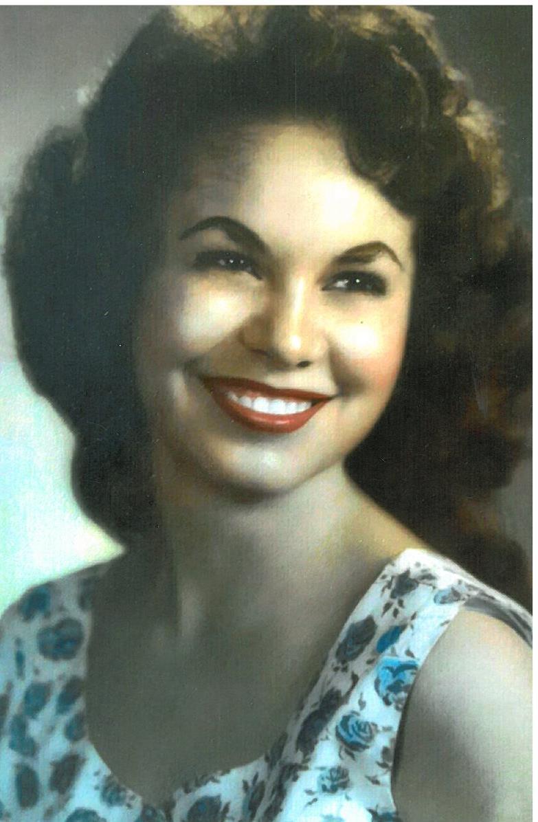 Lorraine Kelley's Instagram, Twitter & Facebook on IDCrawl