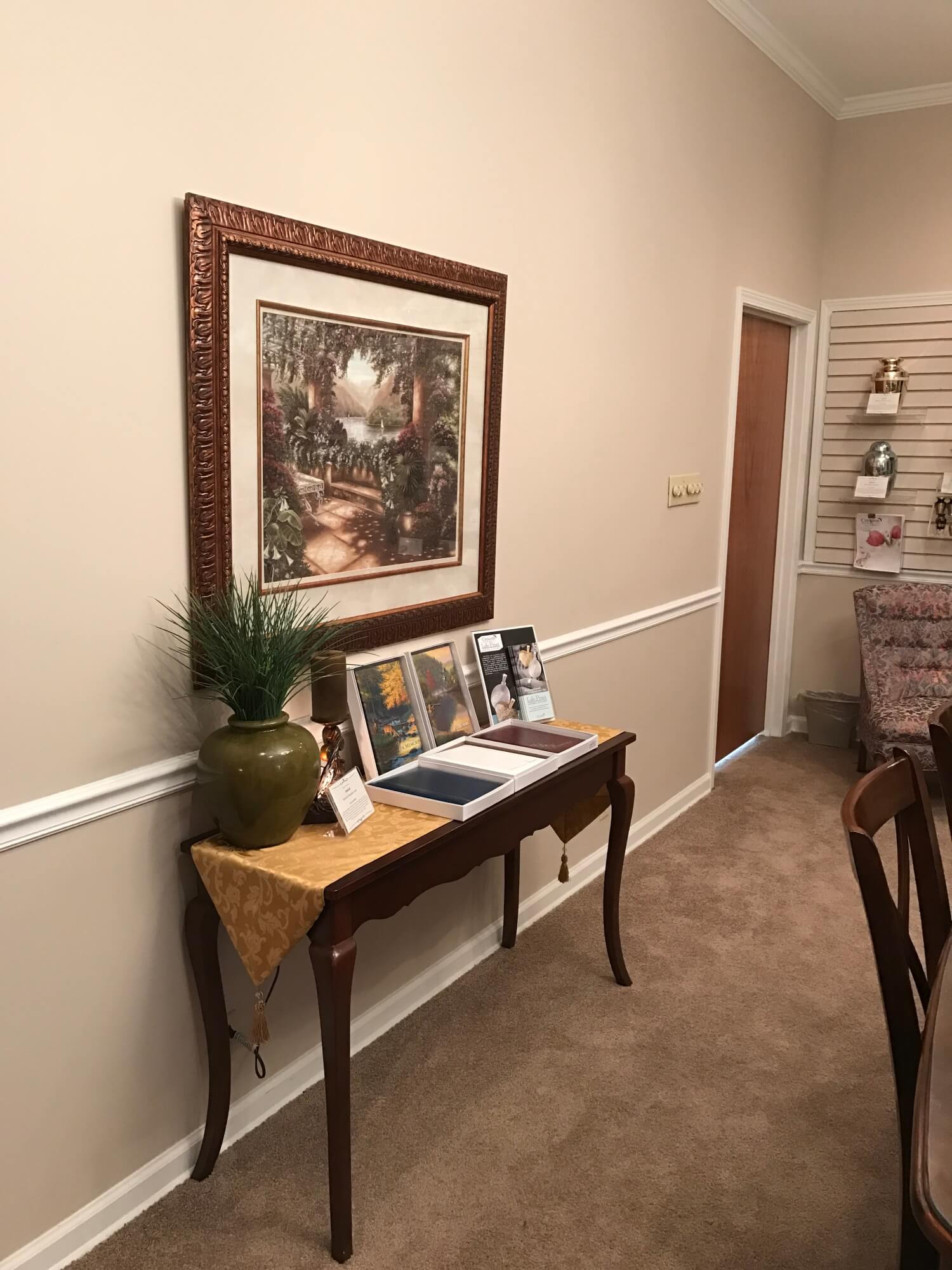 Community Gathers To Pay Tribute To Name At Boyd Funeral Home - lvtsb0o